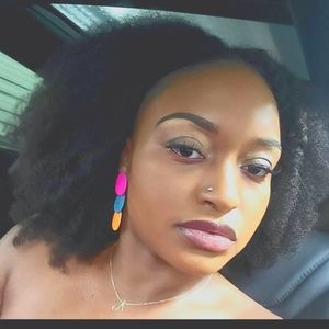 Meet your Posher, Nique